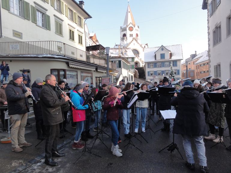 Weihnachtsmusik am Adventsmarkt