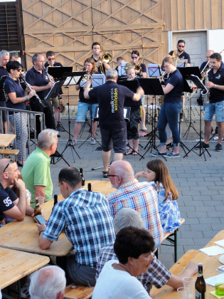 Platzkonzert bei Familie Meier, Dienstag, 25.Juni 2019